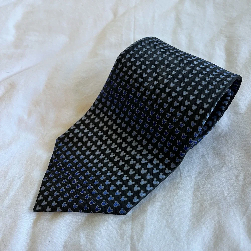WALT DISNEY‎ WORLD HIDDEN MICKEY MOUSE SILHOUETTE PATTERN SILK TIE BLUE